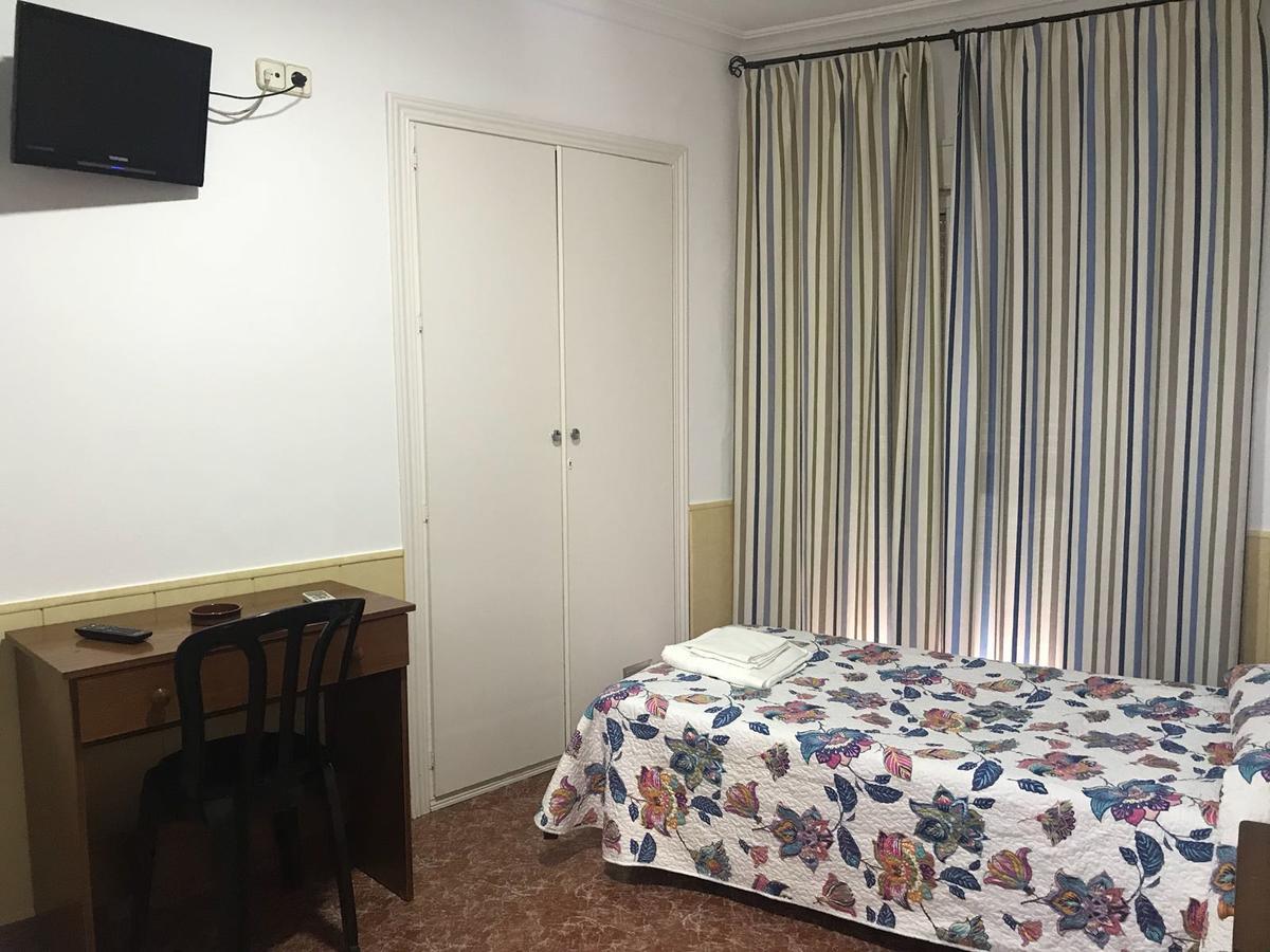 Hostal Bar San Pedro Mairena De Alcor Exteriér fotografie