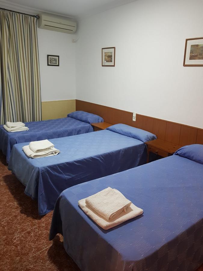 Hostal Bar San Pedro Mairena De Alcor Exteriér fotografie